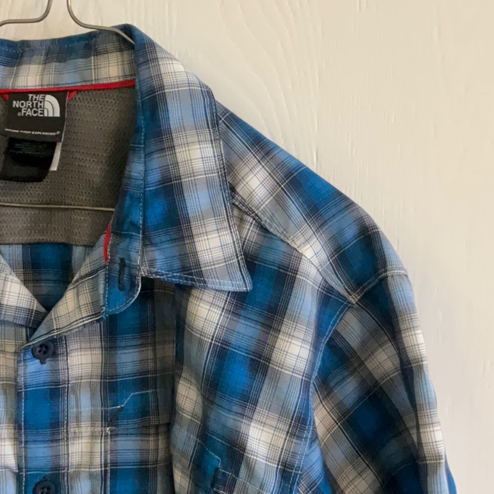 Men’s North Face Shirt